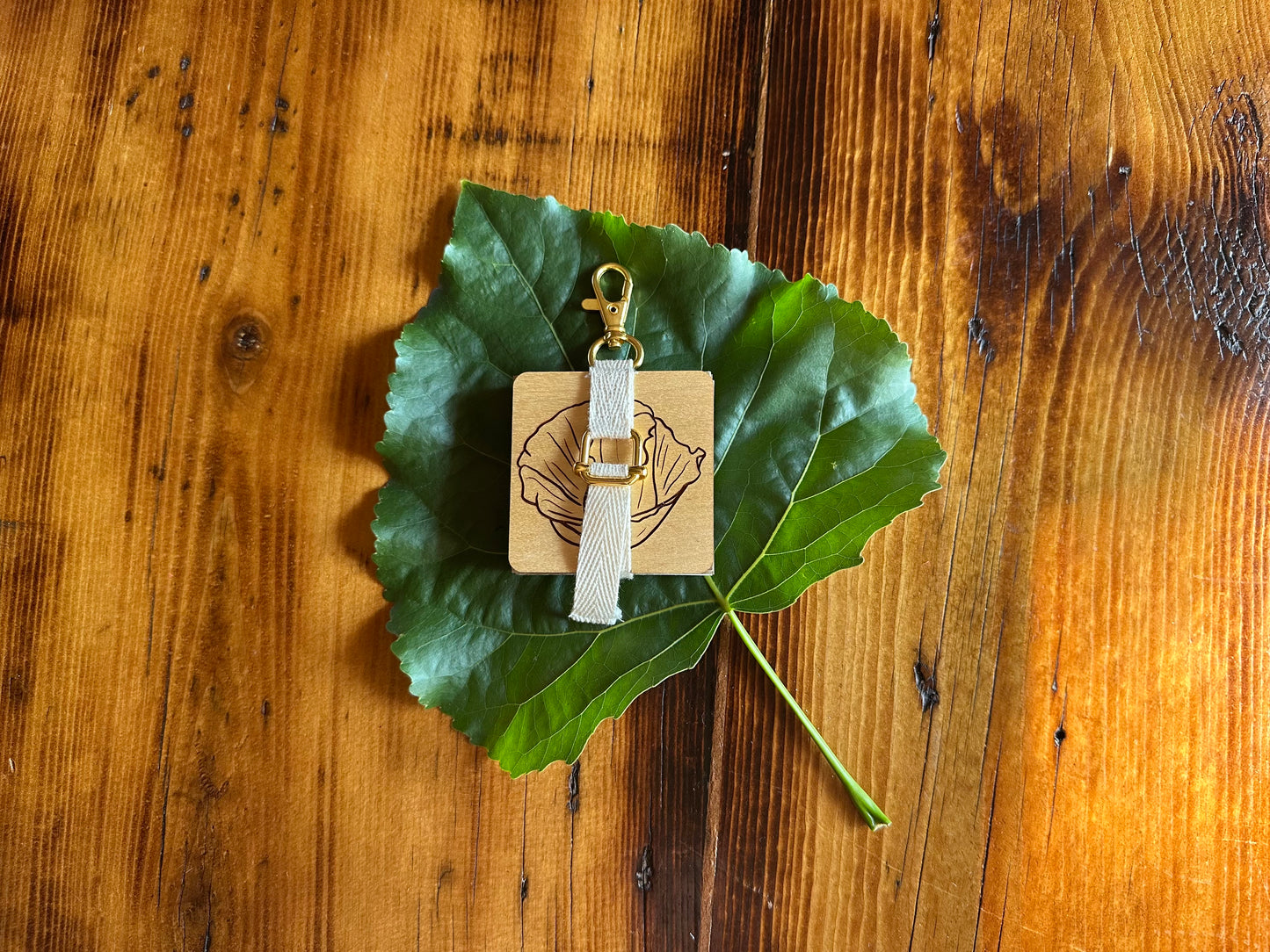 August Poppy Petal Press | Strap Micro Flower Press with Keychain Clip