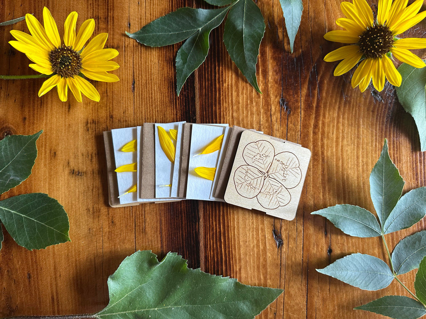 Clover Petal Press | Strap Micro Flower Press with Keychain Clip