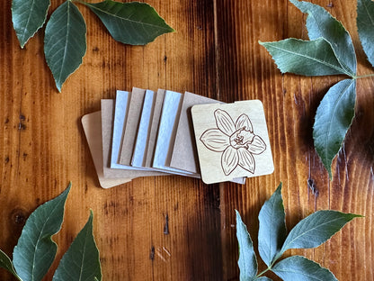 December Narcissus Petal Press | Strap Micro Flower Press with Keychain Clip