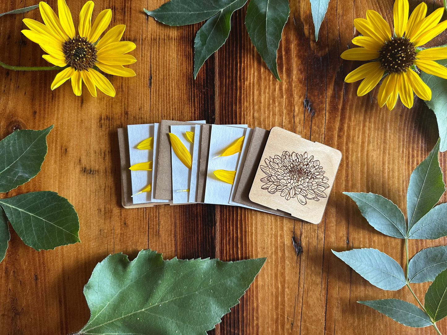 November Chrysanthemum Petal Press | Strap Micro Flower Press with Keychain Clip